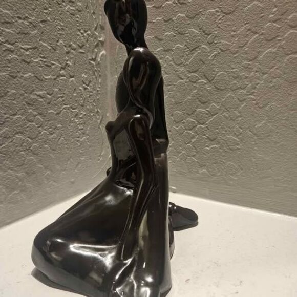 Ceramic Statue Royal Haeger Style Man Holding Woman - Picture 5 of 7